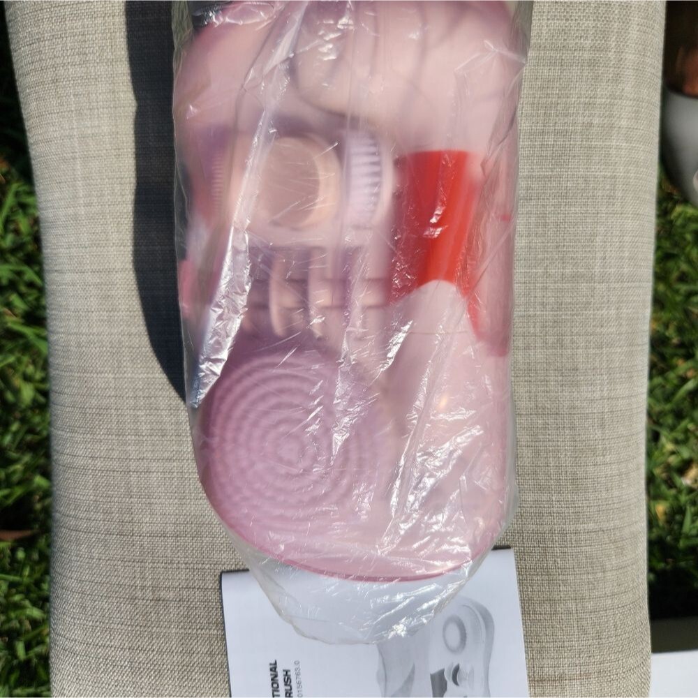 ME2 BEAUTY LED FACE & NECK TREATMENT MASK - Picture 8 of 13